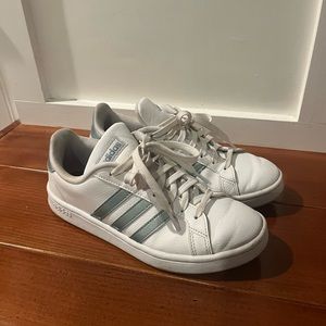 Adidas Grand Court Sneakers